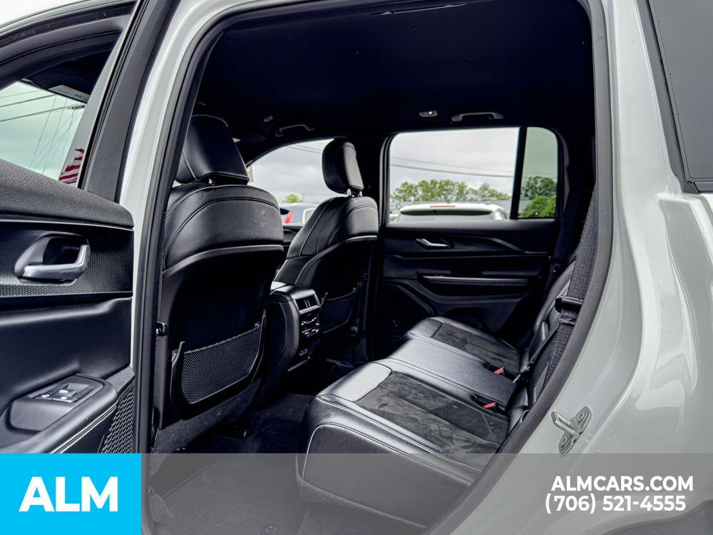 Used 2025 White Jeep Altitude image 14