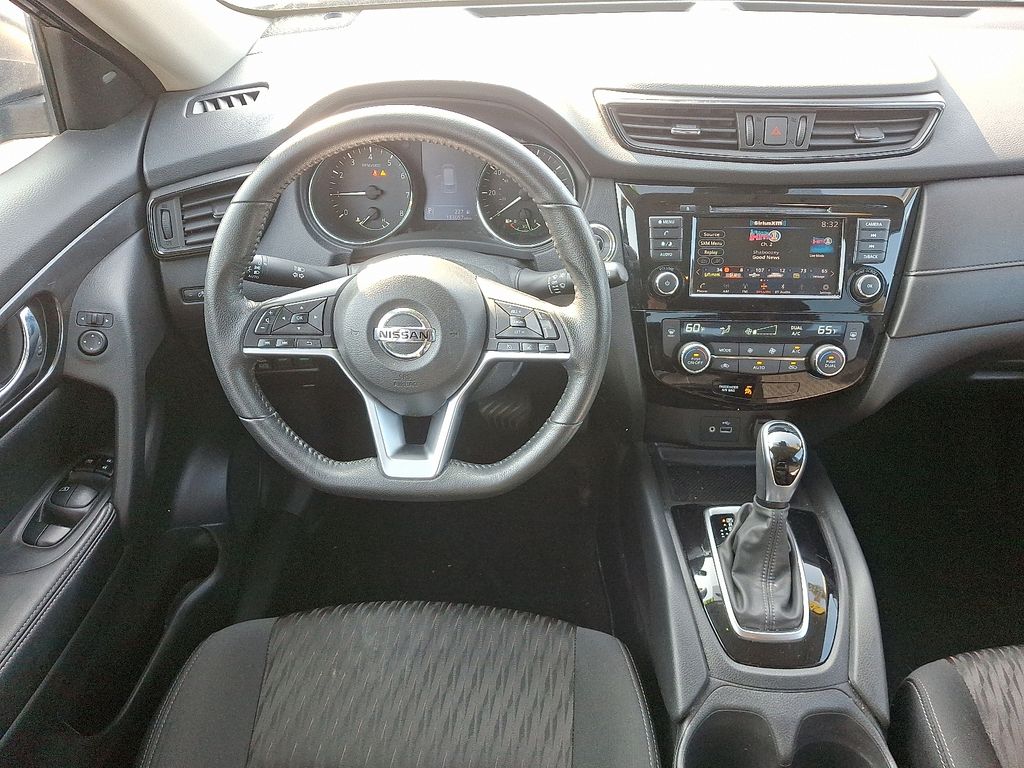 2020 Nissan Rogue SV 12