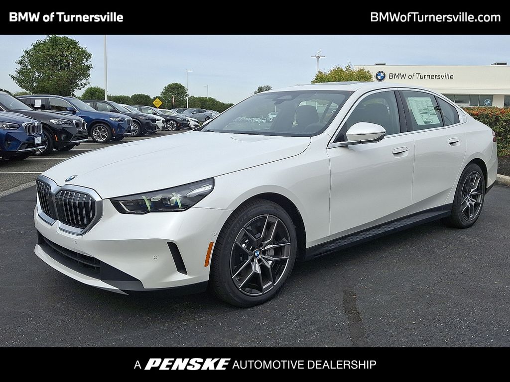 Thumbnail: 2026 BMW 5 Series - 1
