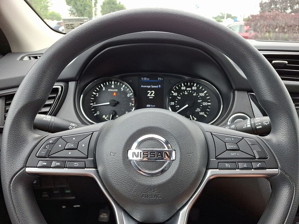 Thumbnail: 2020 Nissan Rogue Sport - 19
