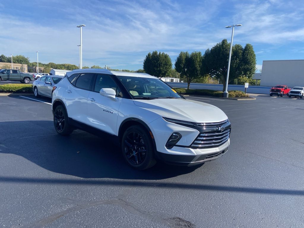 Thumbnail: 2023 Chevrolet Blazer - 7