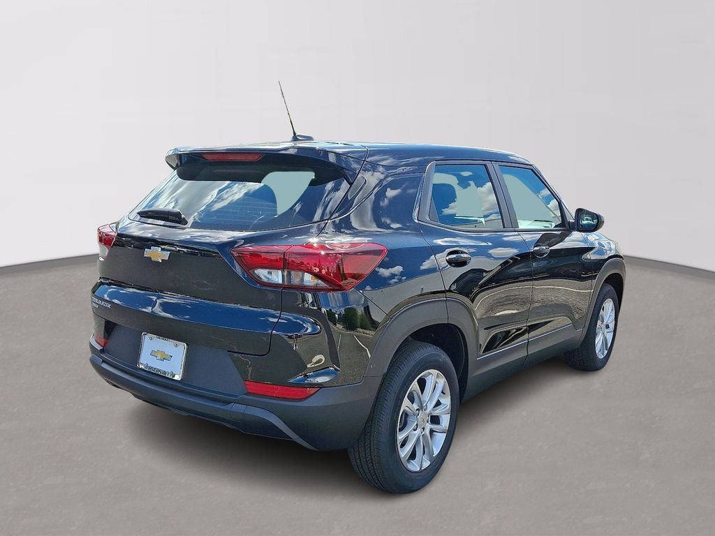 Thumbnail: 2026 Chevrolet TrailBlazer - 4