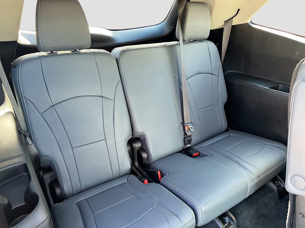 Used 2021 Black Buick Essence image 28