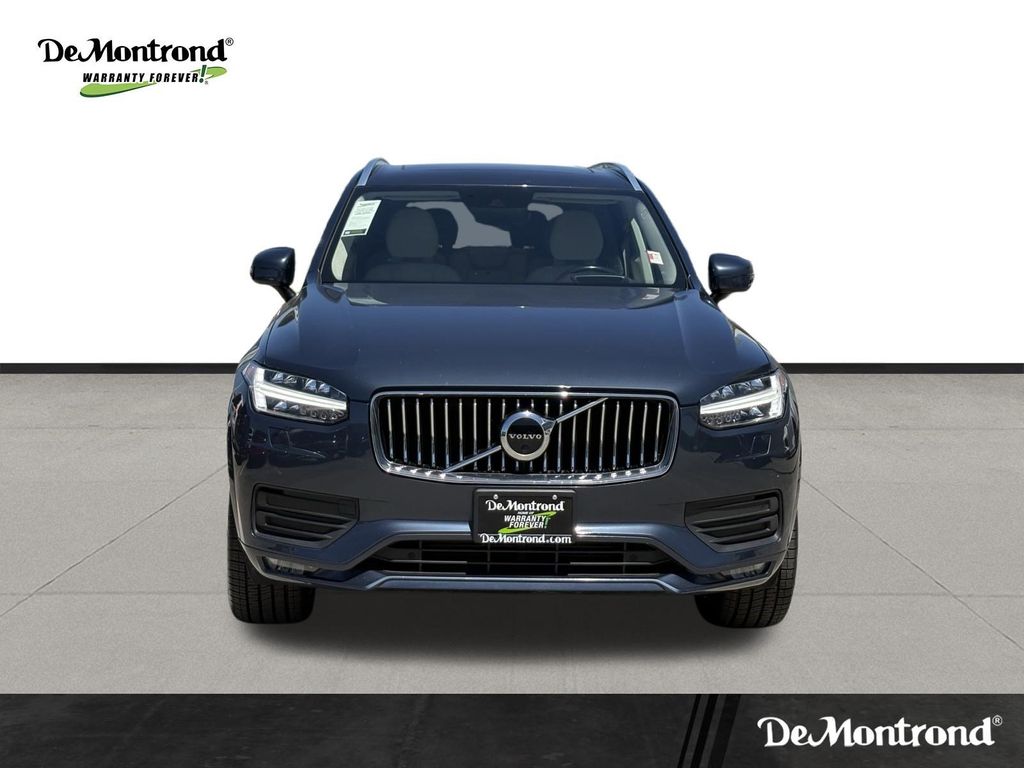 Used 2022 Denim Blue Metallic Volvo T6 Momentum image 2