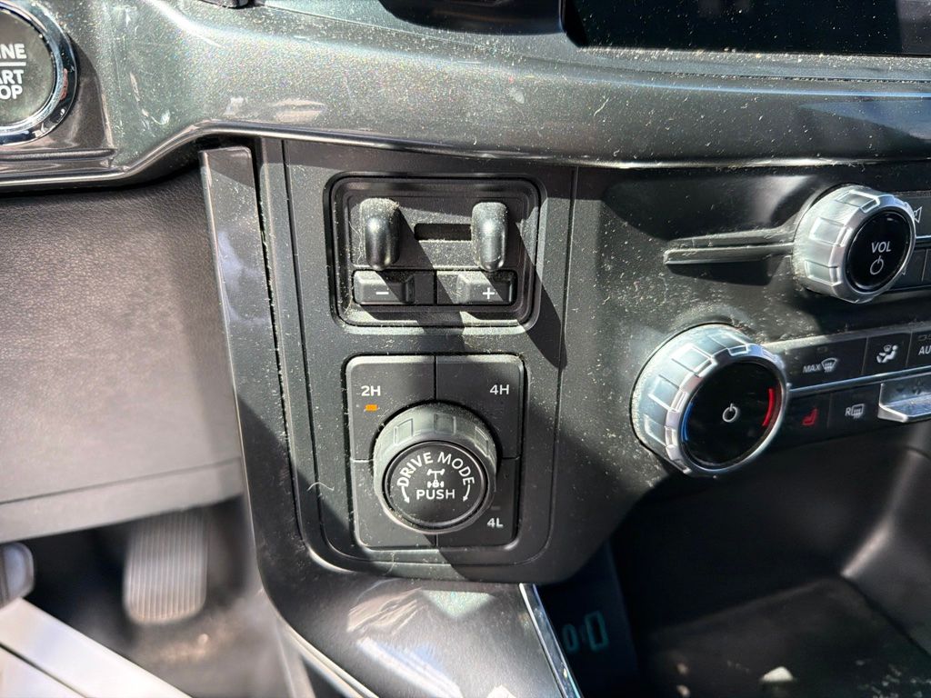 Used 2022 Black Ford XLT image 8