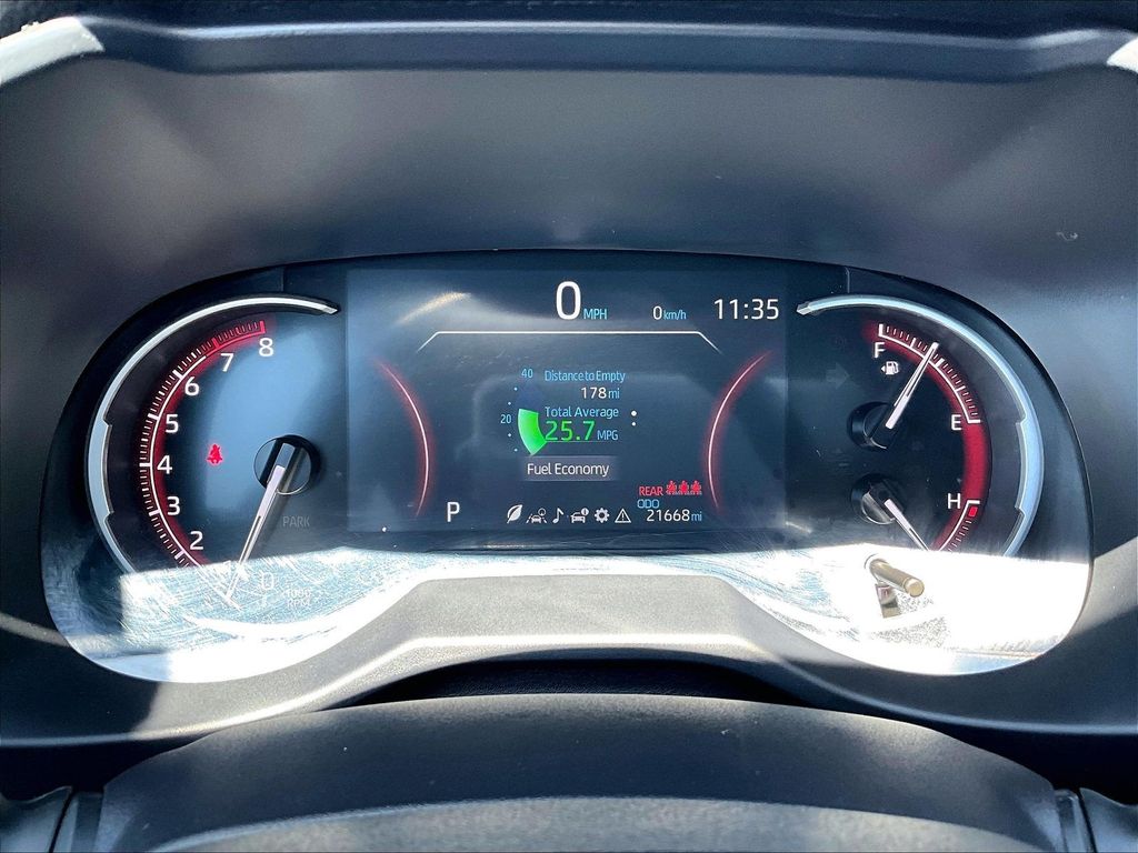 2025 Toyota RAV4 — photo 25