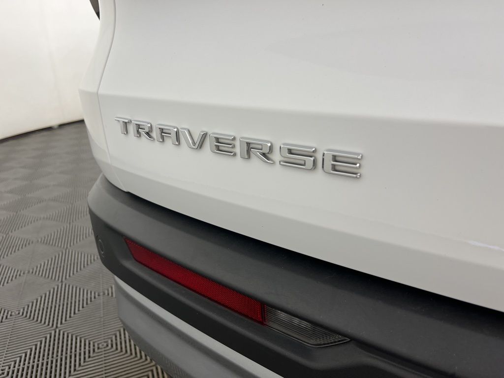 Thumbnail: 2025 Chevrolet Traverse - 3