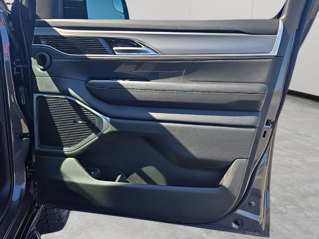 Used Car 2025 Jeep Wagoneer  Series Ii For Sale Under $70,000 In Austin, Texas