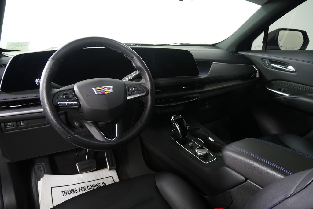 Thumbnail: 2024 Cadillac XT4 - 18