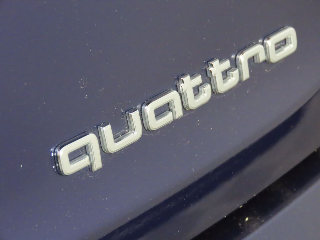 Thumbnail: 2022 Audi e-tron - 10