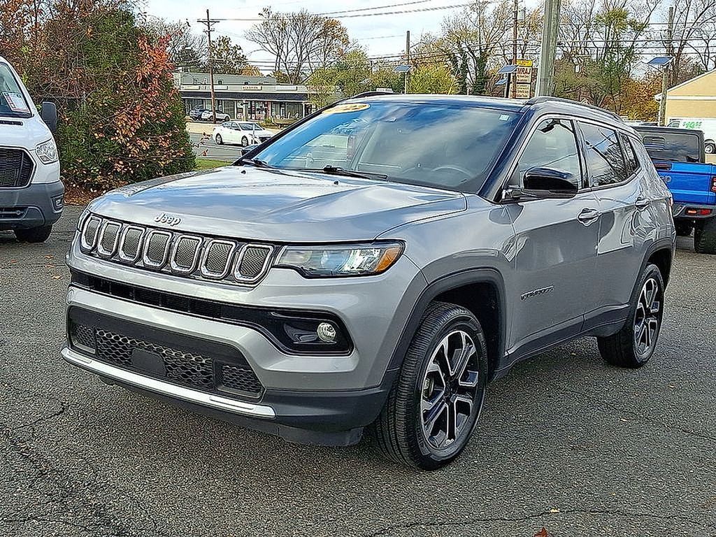 View vehicle photo 7