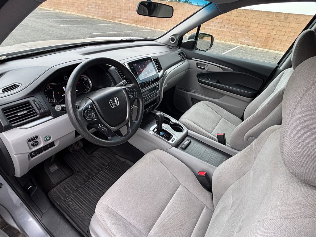 Thumbnail: 2016 Honda Pilot - 9