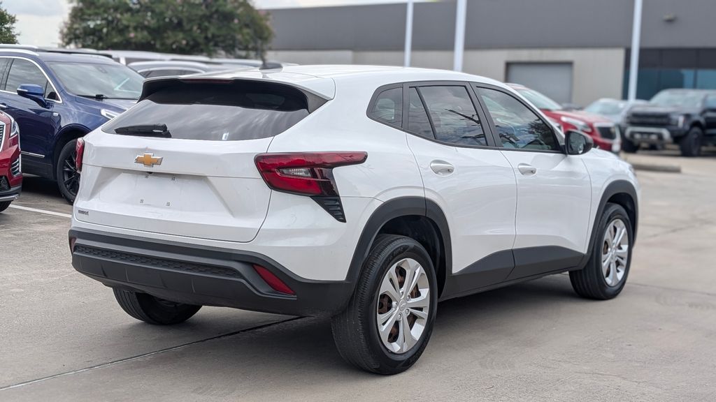 2024 Chevrolet Trax LS - 4
