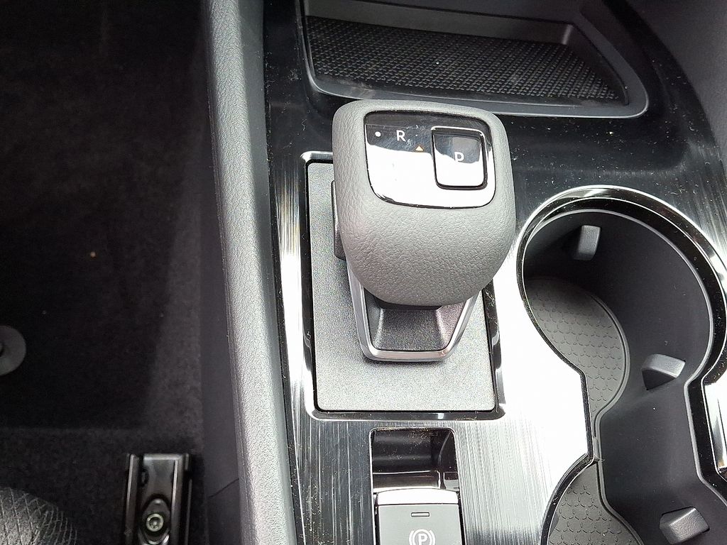 2026 Nissan Rogue — photo 10