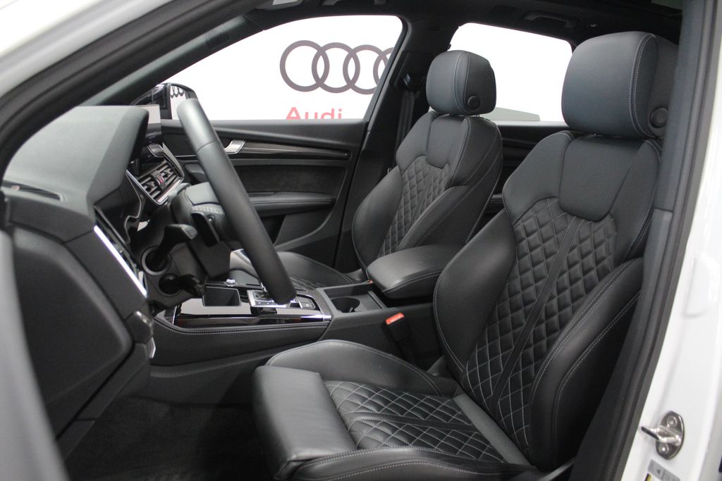 Thumbnail: 2024 Audi SQ5 - 12