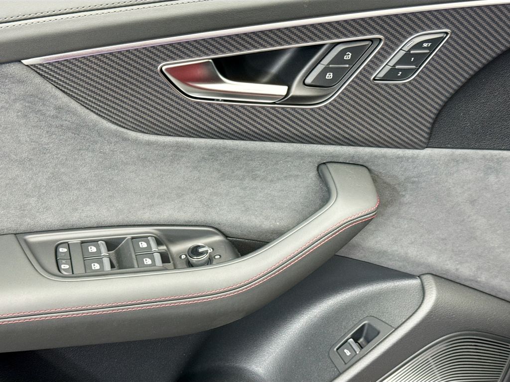 Thumbnail: 2026 Audi SQ8 - 23