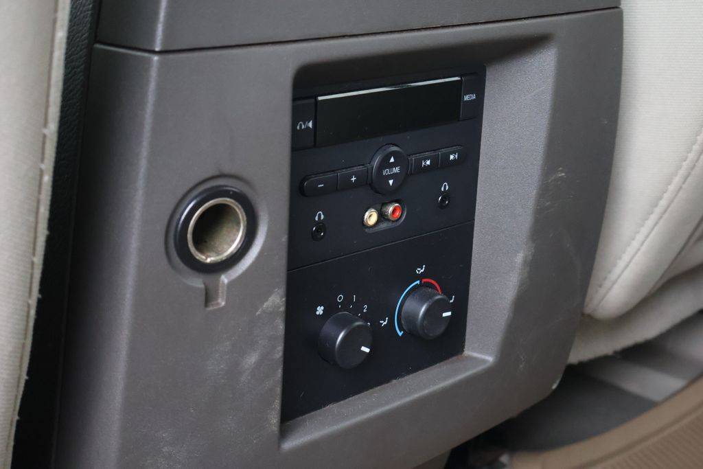 2012 Ford Expedition EL XLT 32