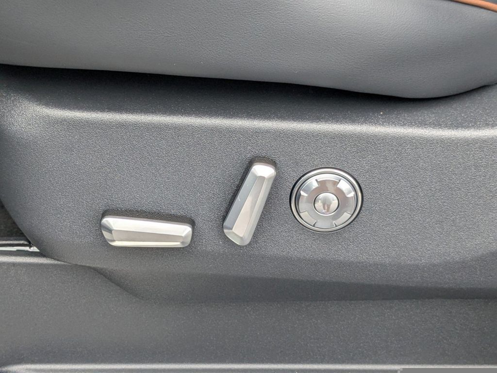 2025 Lincoln Navigator Black Label L