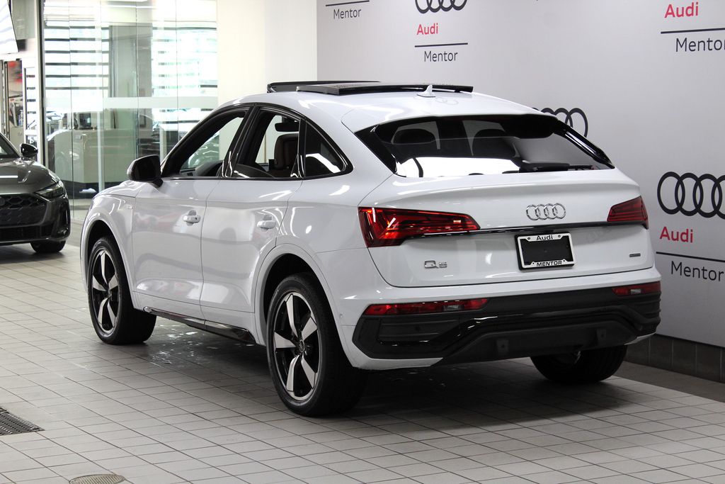 Thumbnail: 2023 Audi Q5 - 4