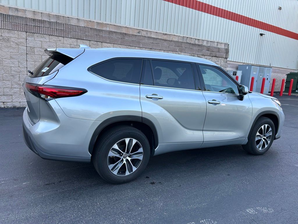2022 Toyota Highlander XLE 5