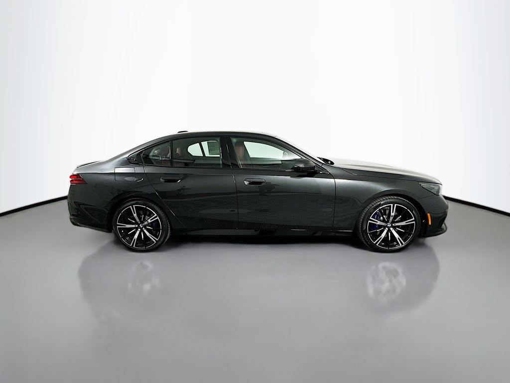 Thumbnail: 2026 BMW 5 Series - 4