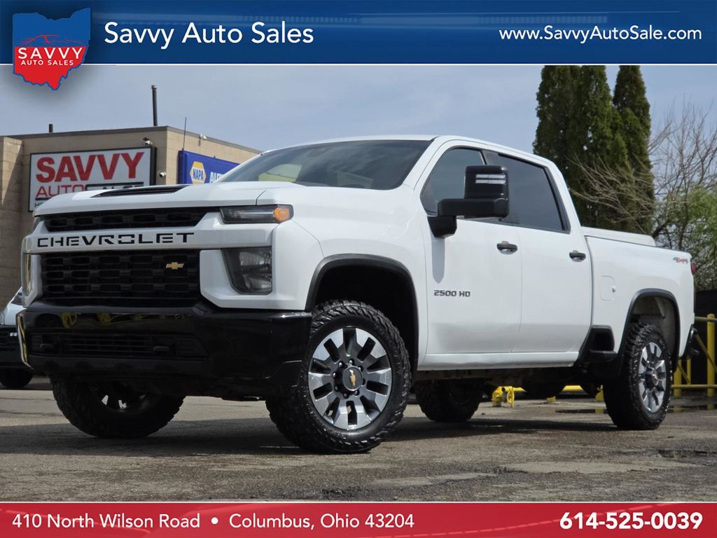 Summit White 2022 Chevrolet Silverado 2500HD Custom Crew Cab 4WD Pickup Truck Four-Wheel Drive 6-Speed Automatic