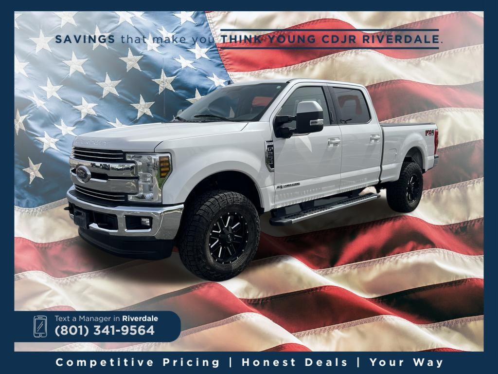 White Platinum 2019 Ford F-250 Super Duty Lariat Crew Cab 4WD Pickup Truck Four-Wheel Drive 6-Speed Automatic