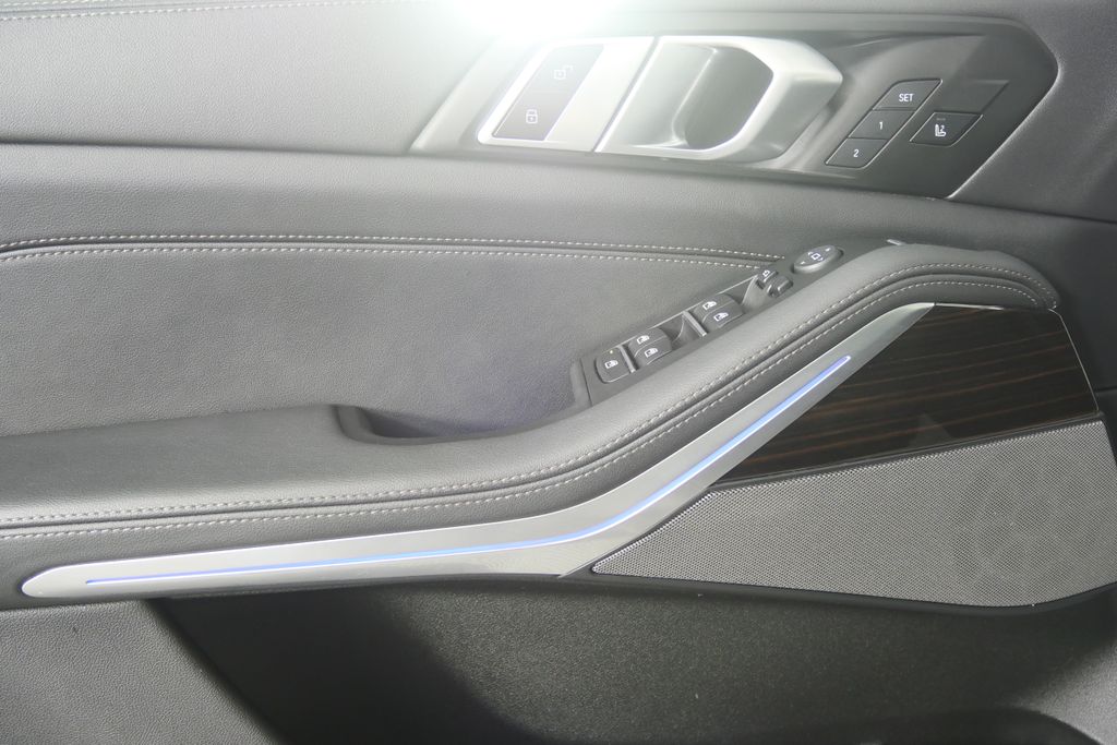 Thumbnail: 2025 BMW X5 - 8