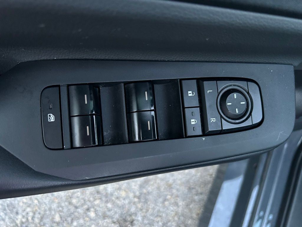 Thumbnail: 2024 Toyota Prius - 16