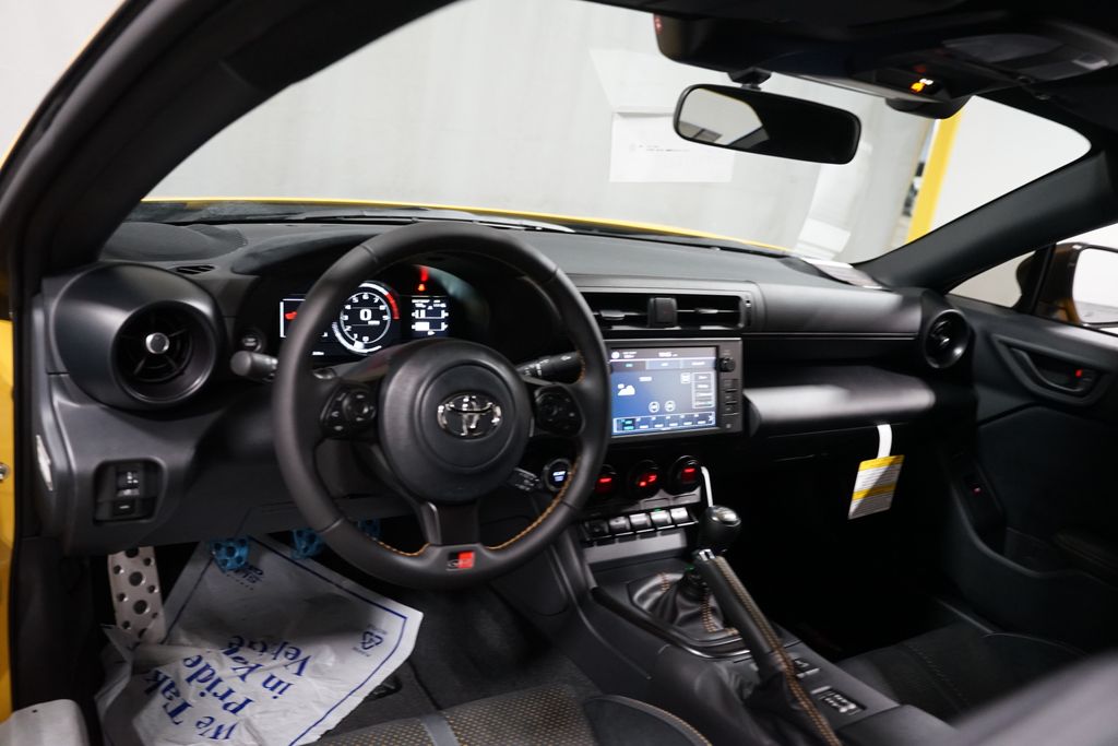 Thumbnail: 2026 Toyota GR86 - 11