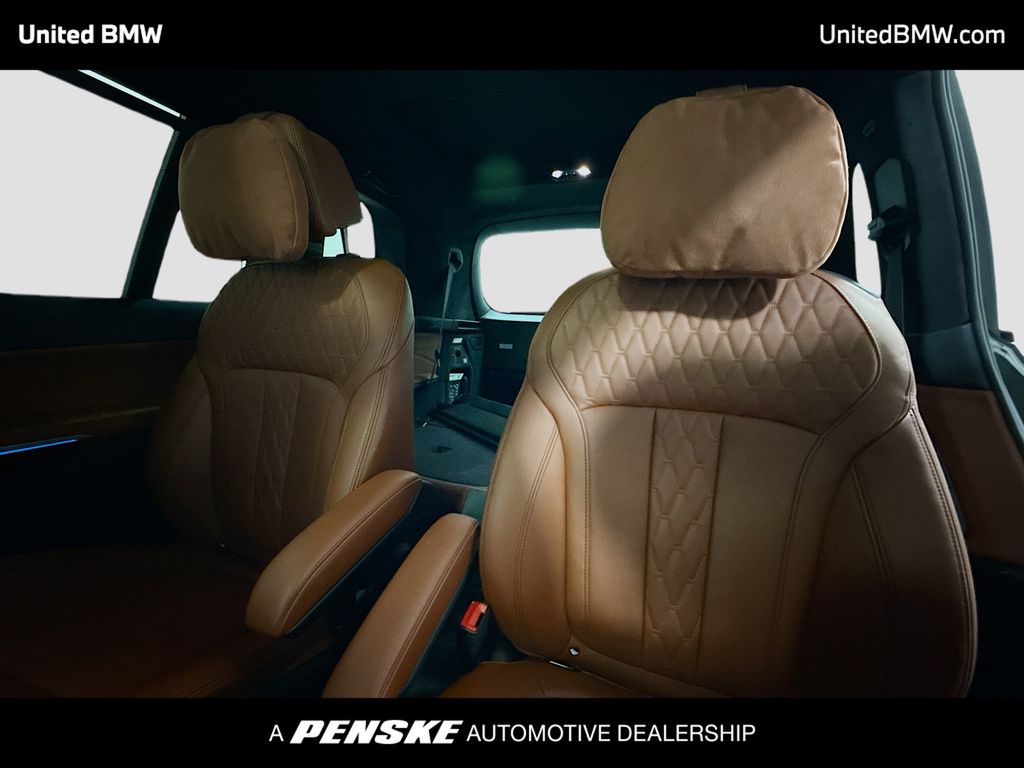 Thumbnail: 2024 BMW X7 - 13