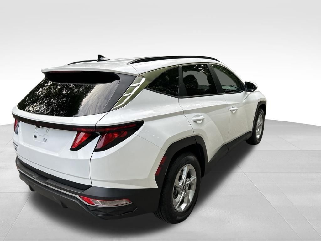 Used 2024 White Hyundai SEL image 5