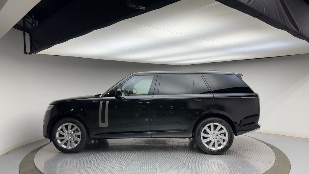 Thumbnail: 2023 Land Rover Range Rover - 5