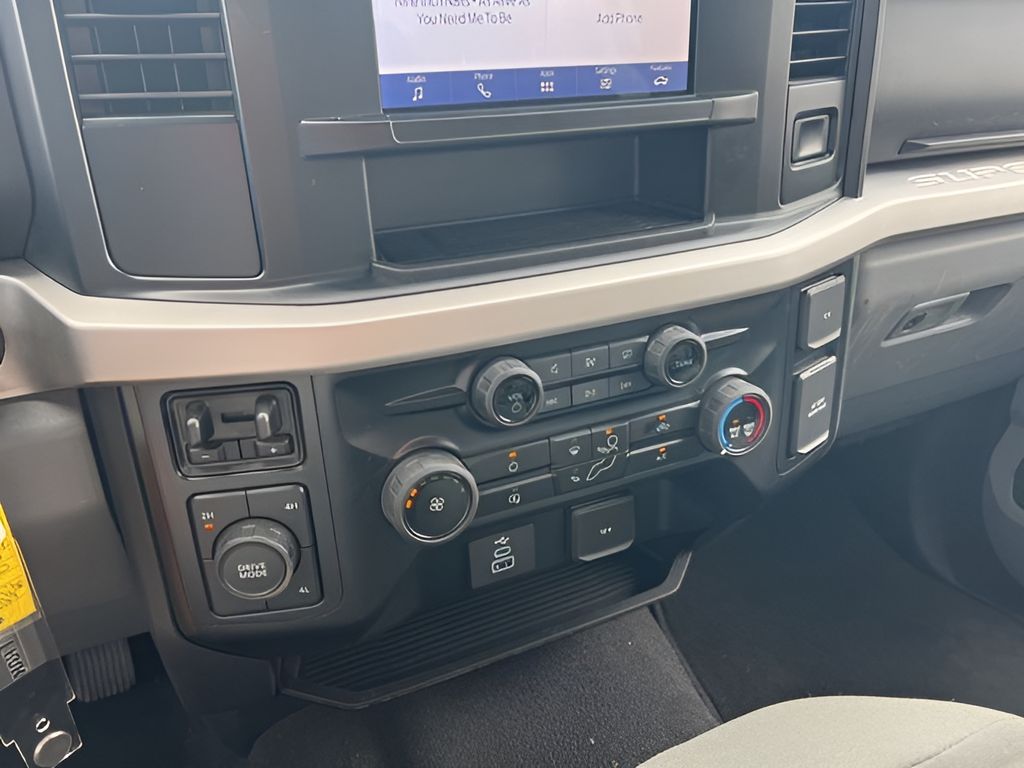 2024 Ford F-250 photo 24