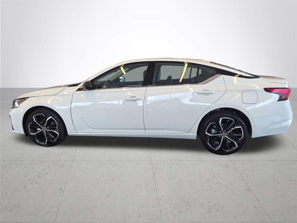 2025 Nissan Altima 2.5 SR