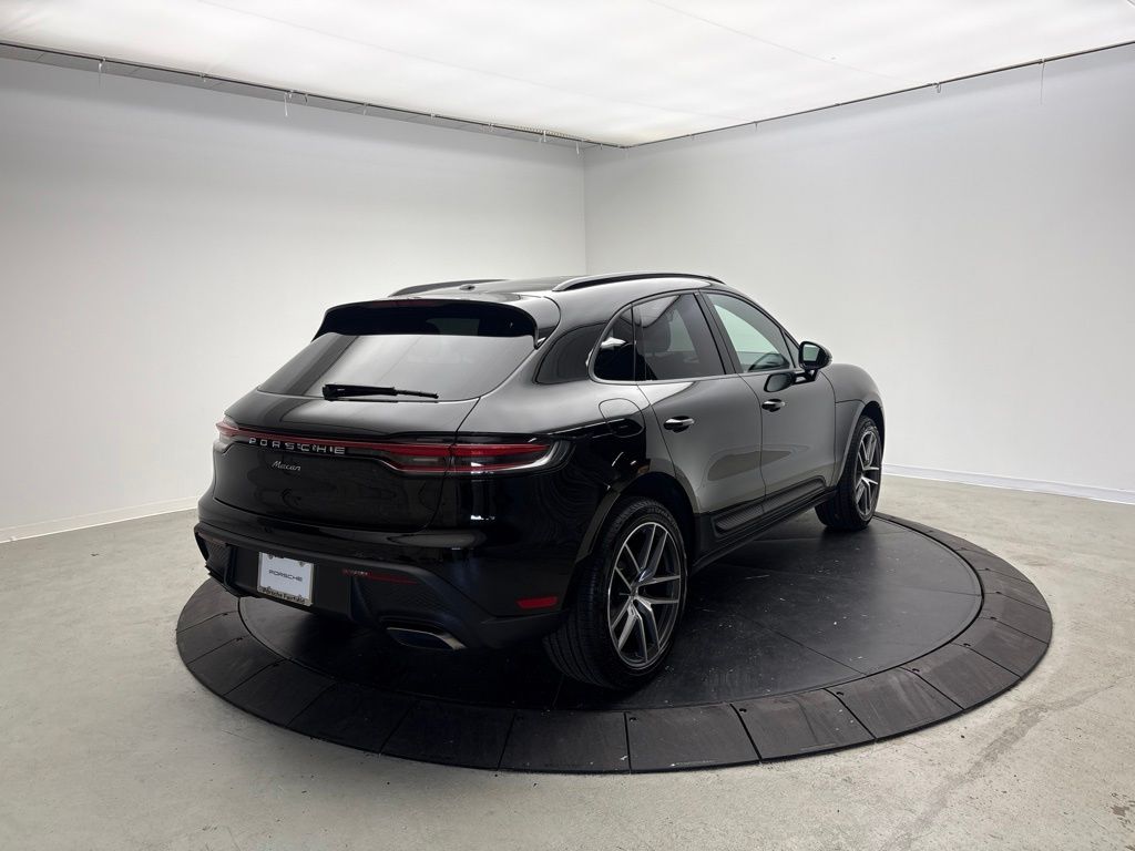 Thumbnail: 2026 Porsche Macan - 7