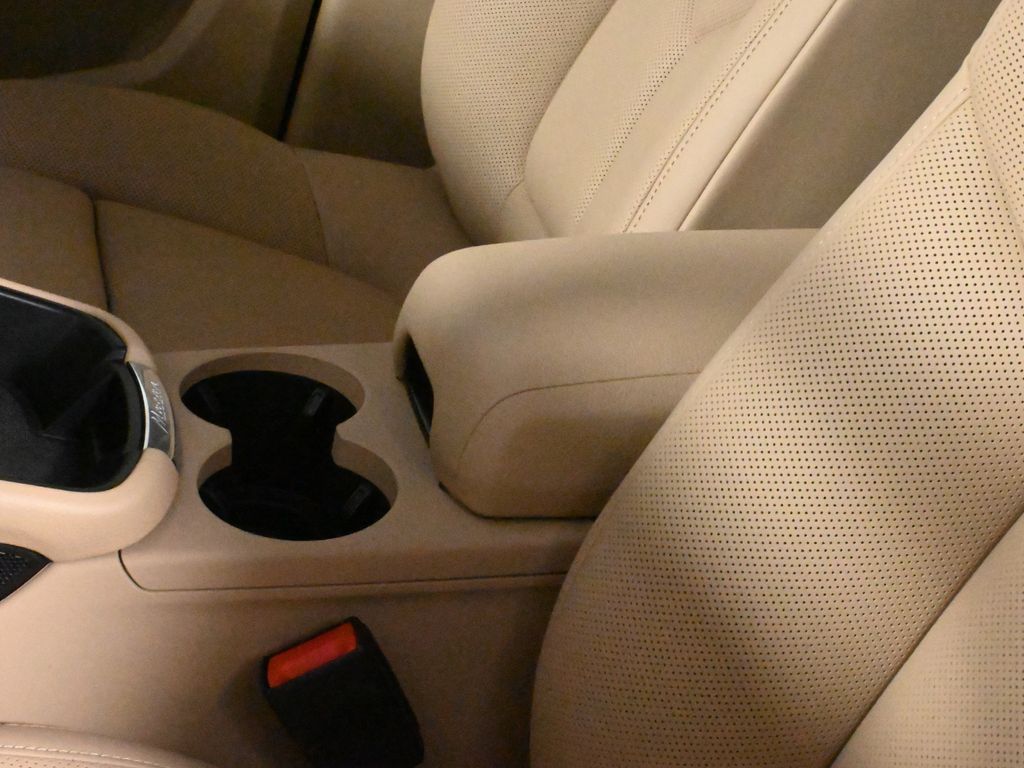 Thumbnail: 2025 Porsche Macan - 31