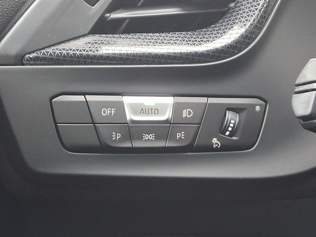 Thumbnail: 2022 BMW 2 Series - 24