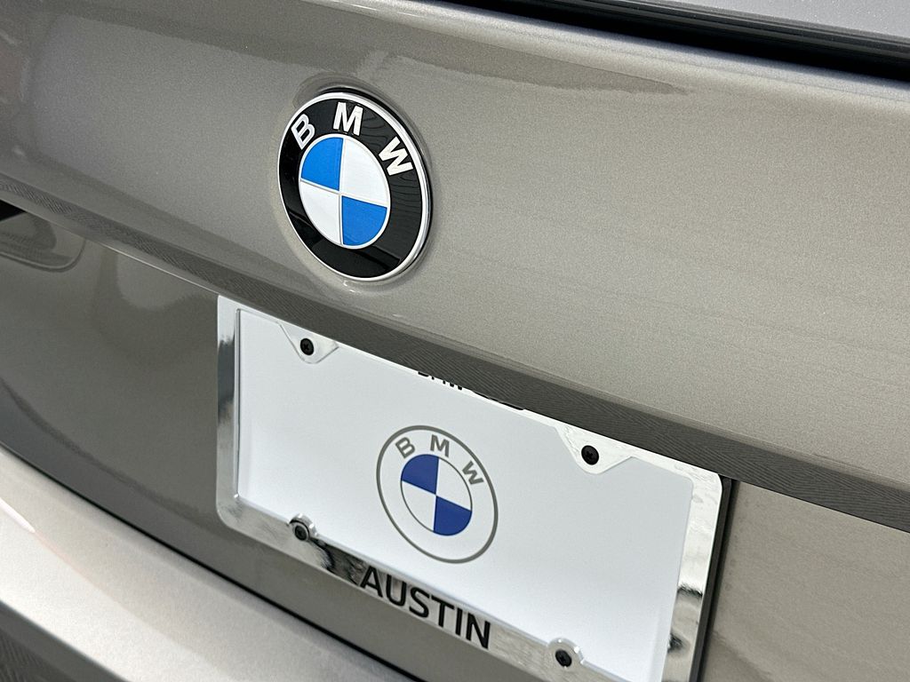 Thumbnail: 2026 BMW 5 Series - 22