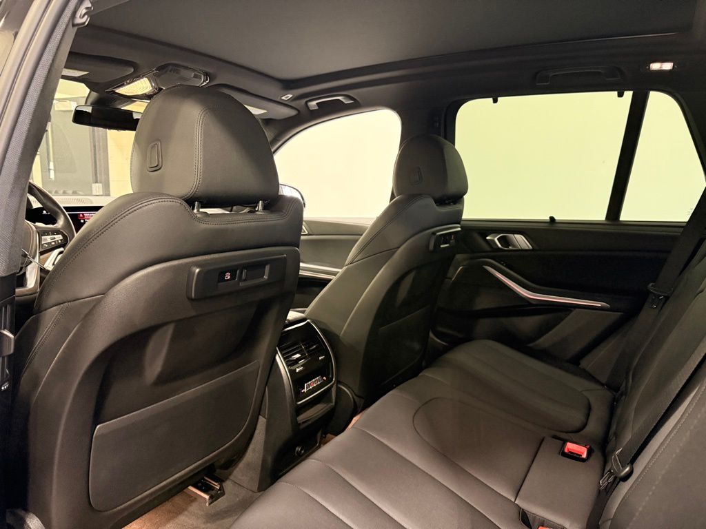 Thumbnail: 2022 BMW X5 - 21