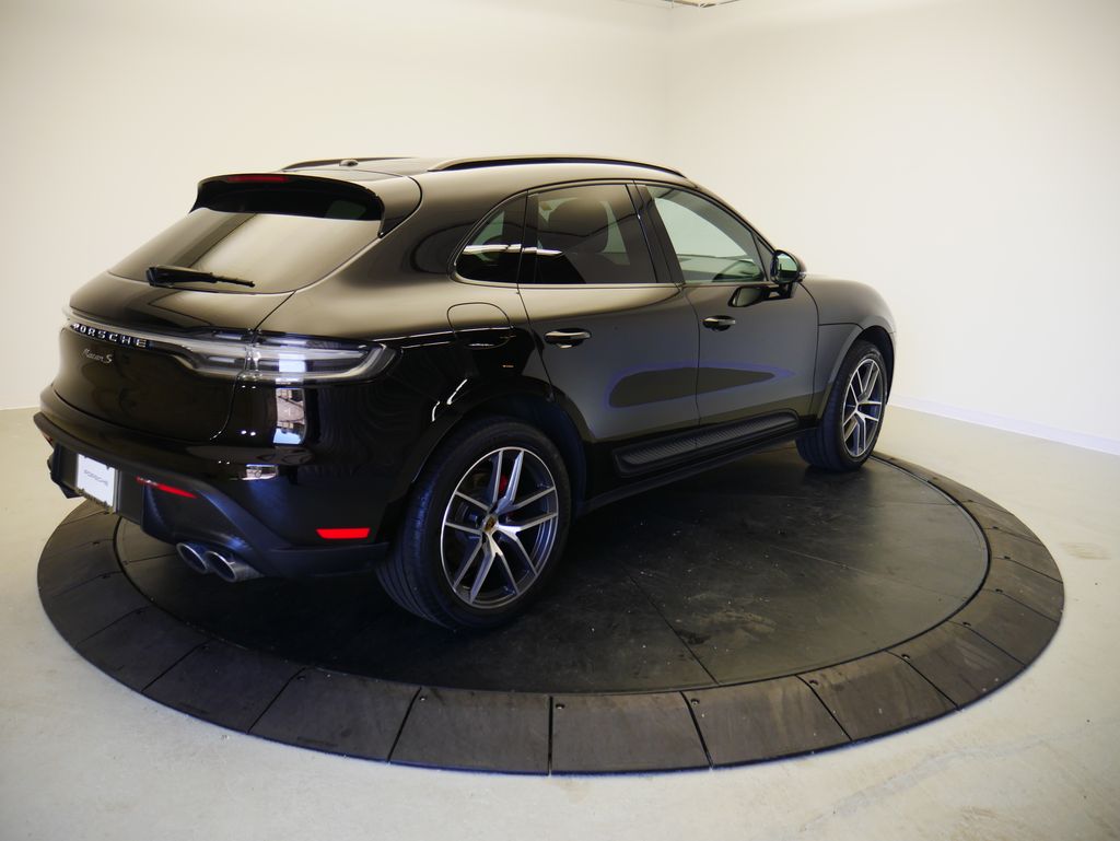Thumbnail: 2022 Porsche Macan - 7