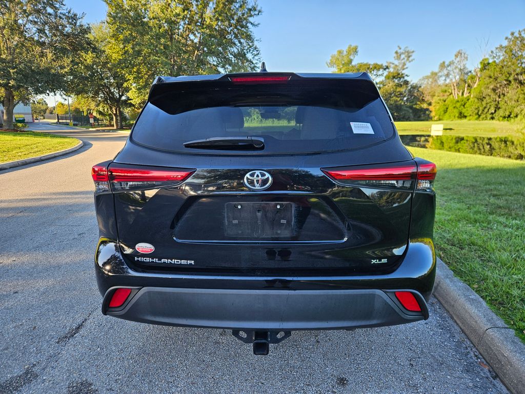 Thumbnail: 2022 Toyota Highlander - 4