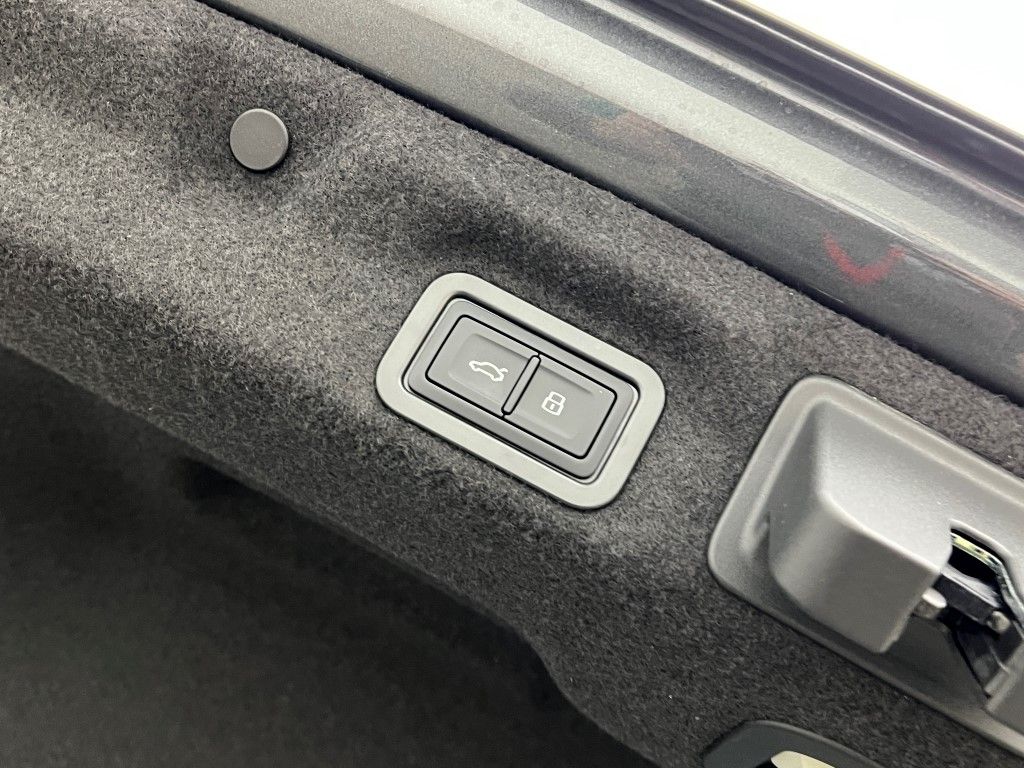 Thumbnail: 2026 Audi A6 - 11