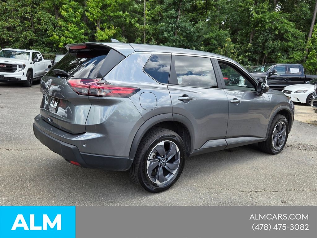 Used 2025 Gray Nissan SV image 13