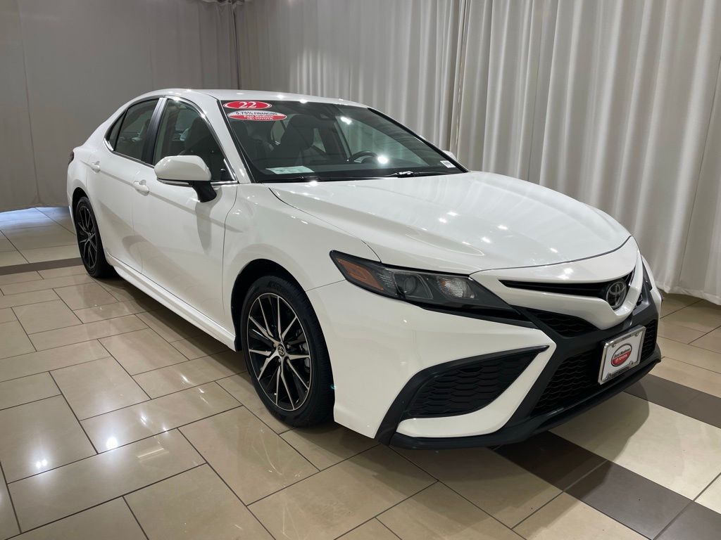 2022 Toyota Camry SE 9