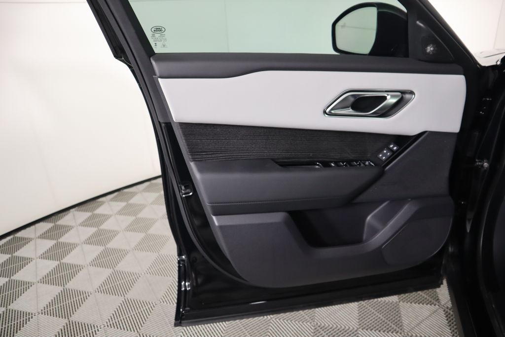 Thumbnail: 2026 Land Rover Range Rover Velar - 26