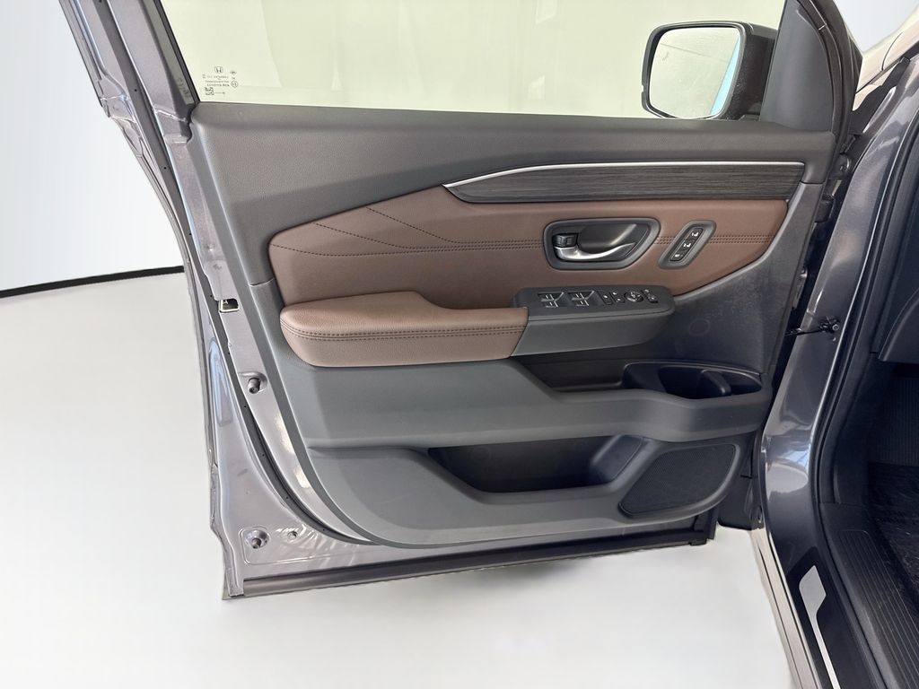 Thumbnail: 2026 Honda Pilot - 25