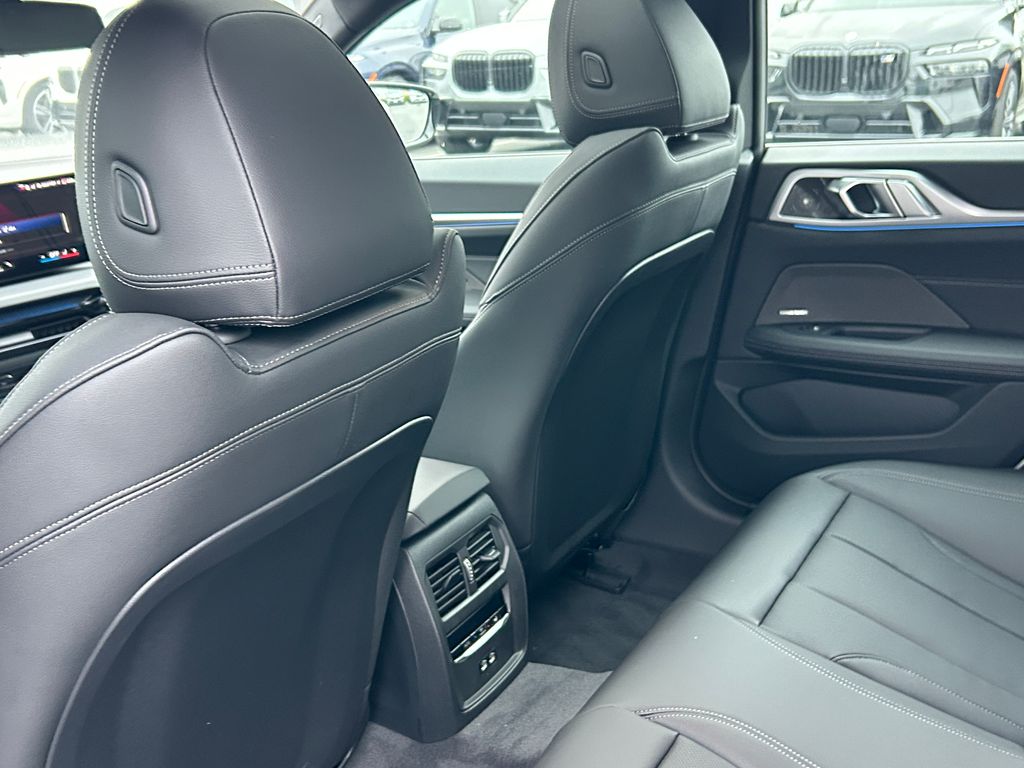 Thumbnail: 2025 BMW i4 - 31