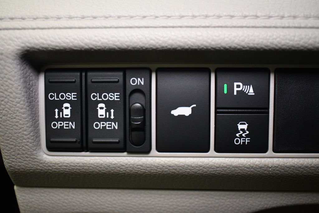 Thumbnail: 2026 Honda Odyssey - 13