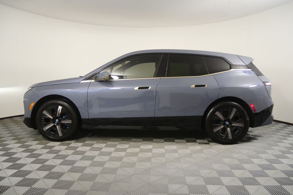 Thumbnail: 2023 BMW iX - 6